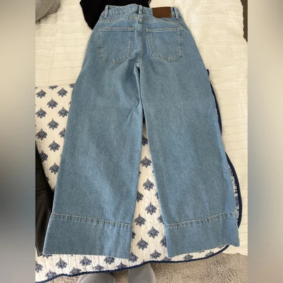 Zara Light Flare Jeans - Picture 4 of 4